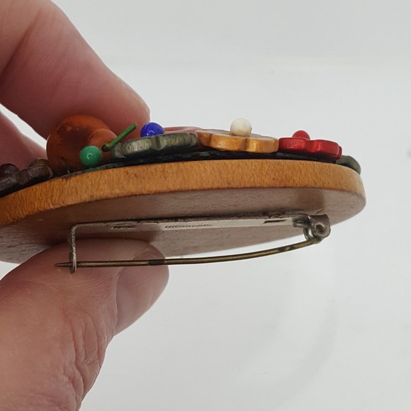 WWII Wooden Fruit Pin made in Czechoslovak. Rare - Picture 7 of 12